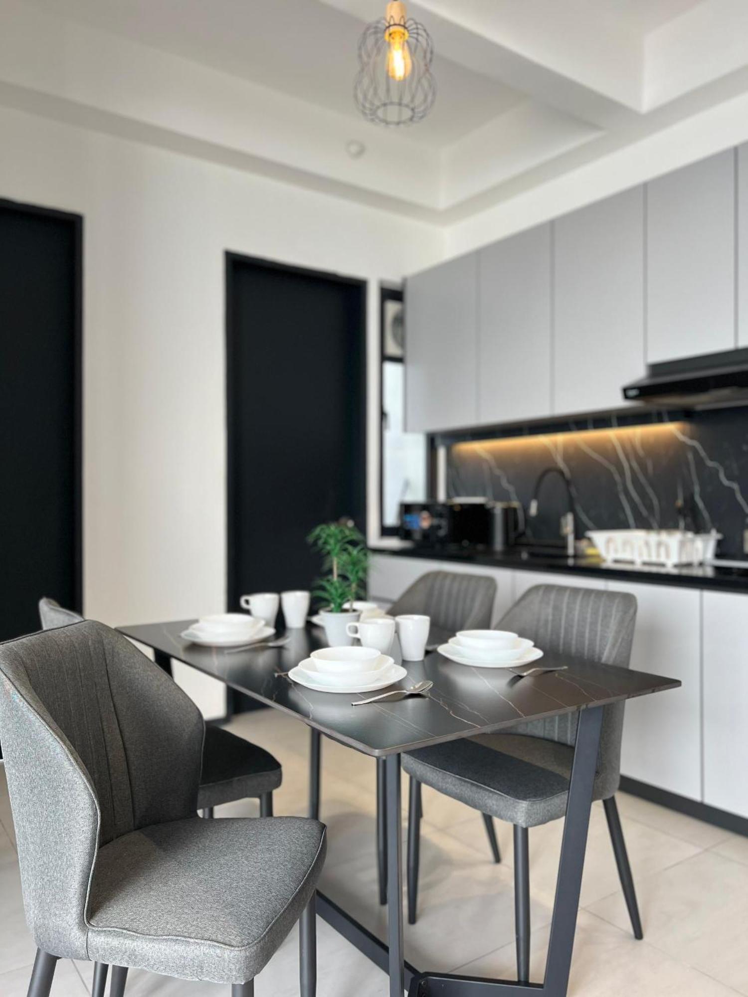 Urban Suites Two Or Three Bedroom Georgetown By Anc Jelutong المظهر الخارجي الصورة